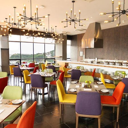 Готель Doubletree By Hilton Гуаякіль Екстер'єр фото